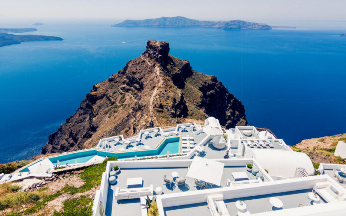 Top 5 Hidden Gems in Santorini You Need to Visit