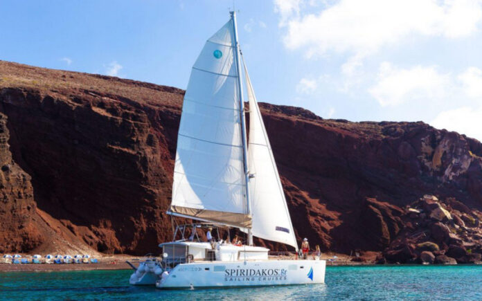 How to Explore Santorini by Boat: Best Cruises and Day Trips