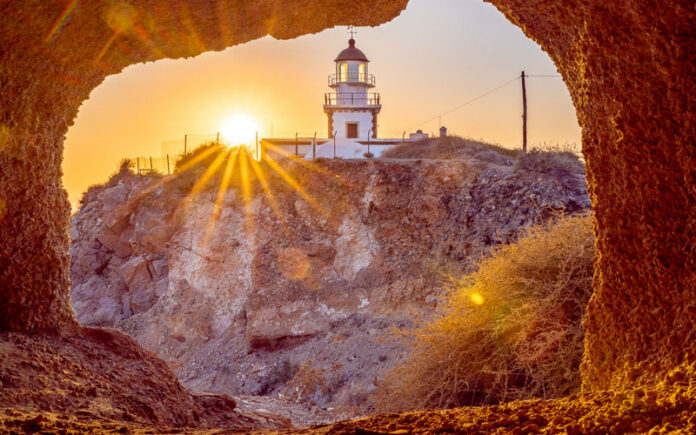 10 Must-Have Experiences for Nature Lovers in Santorini